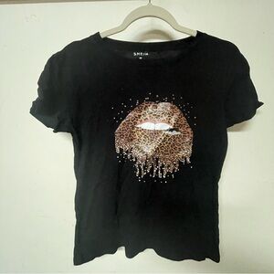 ⭐️4/$20⭐️ Lips tshirt crop